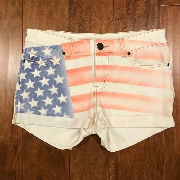 Urban Outfitters BDG Mid-Rise Alexa American Flag White Shorts sz 27 - Picture 1 of 3
